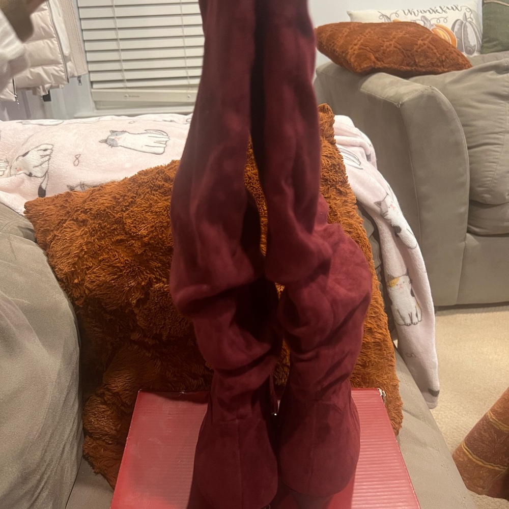 NWT Dressbarn Burgundy Heeled Boots - Picture 6 of 15